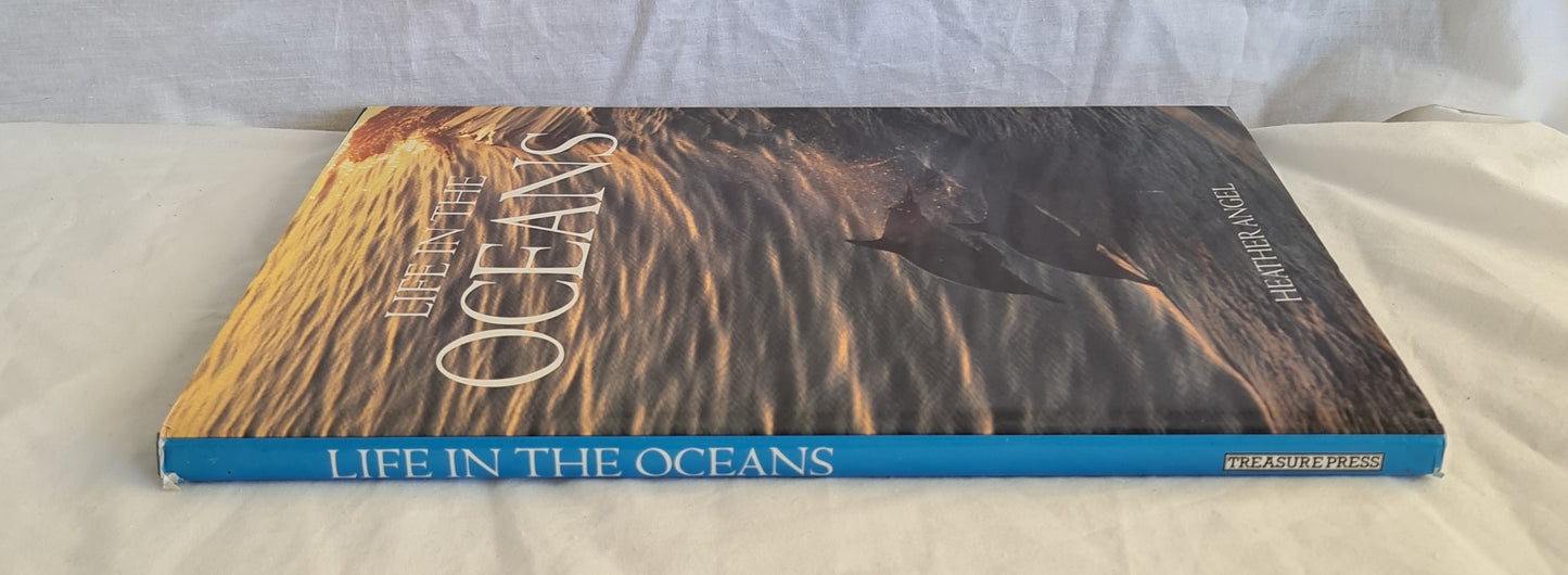 Life in the Oceans by Heather Angel