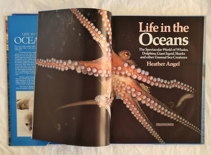 Life in the Oceans by Heather Angel