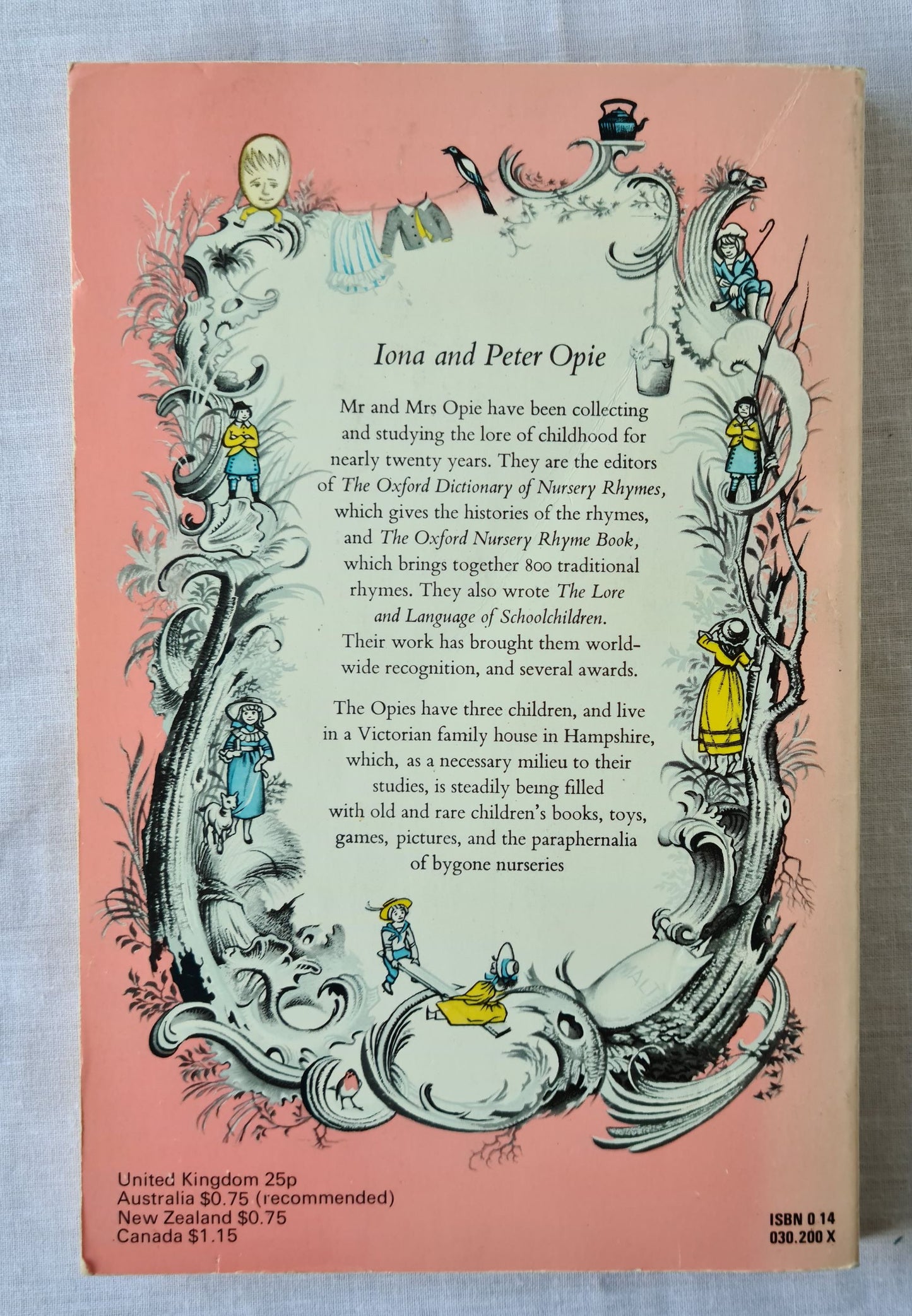 The Puffin Book of Nursery Rhymes by Iona and Peter Opie